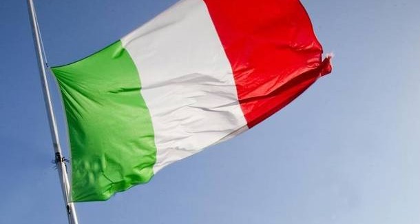 Bandiere A Mezz Asta In Segno Di Lutto Alle 12 L Italia Si Ferma Erreemmenews